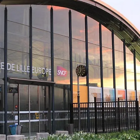 Duplex Next To Grand Place דירה ליל